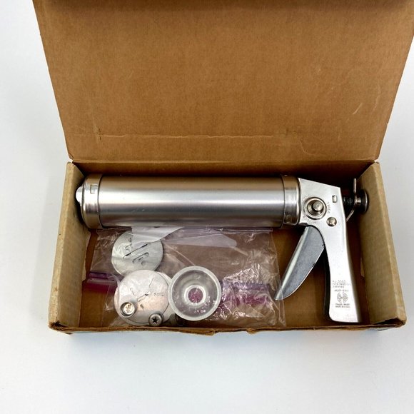 Vintage Wear Ever Cookie Gun with Thickness Control Original Box 9 Discs 3 Tips - Picture 11 of 11
